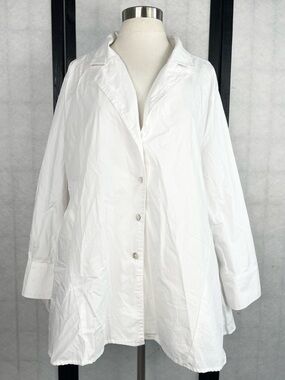 Pomander Place Black Logo Label on White Fabric